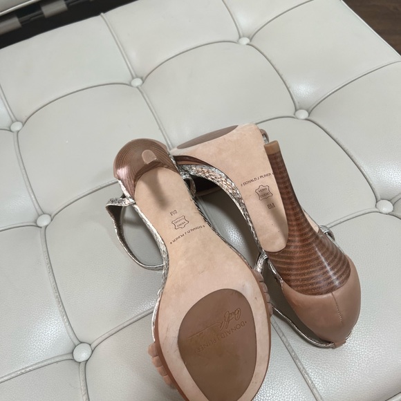 Donald J Pliner Heels - Suede with silver snake print details Womens Size 8 - Picture 3 of 3